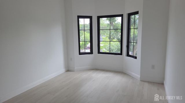 10 Poe Avenue, Franklin Twsp, NJ 08873