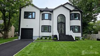 10 Poe Avenue, Franklin Twsp, NJ 08873
