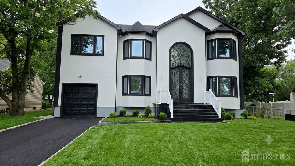 10 Poe Avenue, Franklin Twsp, NJ 08873