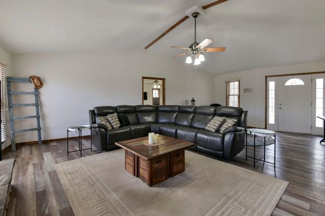 368 Whitfield Lane, Hollister, MO 65672