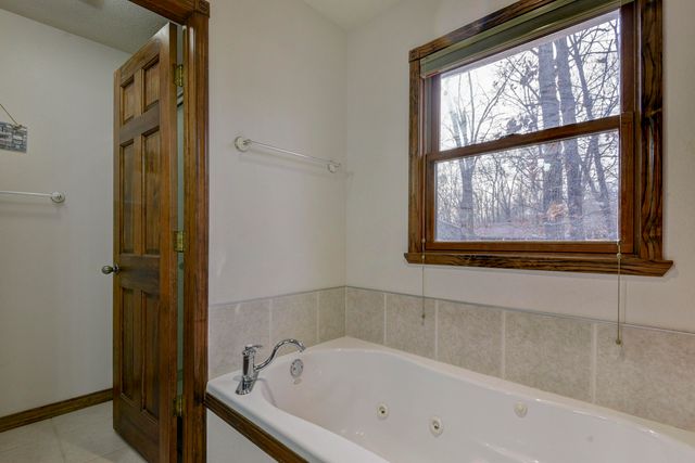 368 Whitfield Lane, Hollister, MO 65672