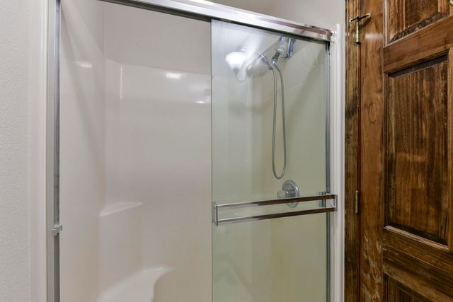 368 Whitfield Lane, Hollister, MO 65672