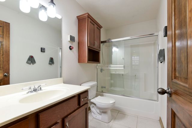 368 Whitfield Lane, Hollister, MO 65672