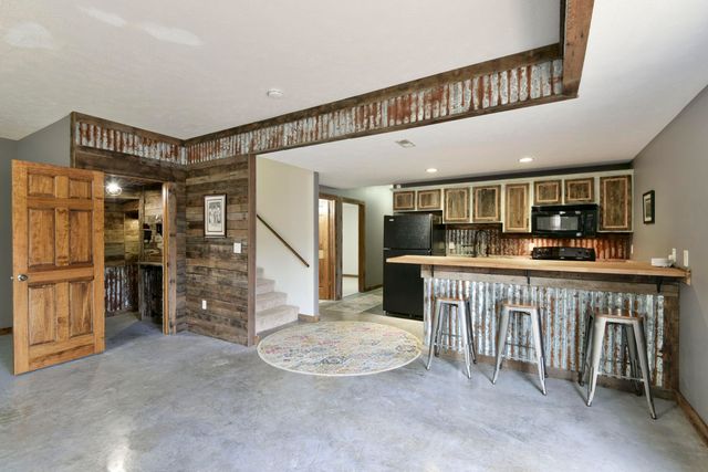 368 Whitfield Lane, Hollister, MO 65672