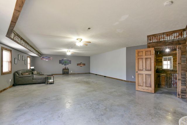 368 Whitfield Lane, Hollister, MO 65672