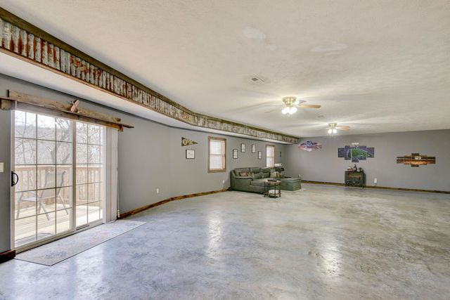 368 Whitfield Lane, Hollister, MO 65672