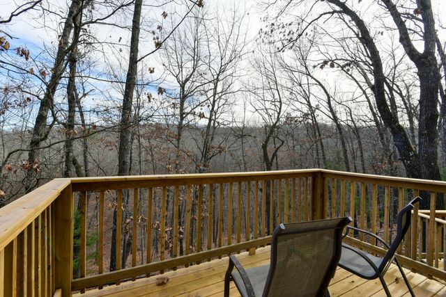 368 Whitfield Lane, Hollister, MO 65672