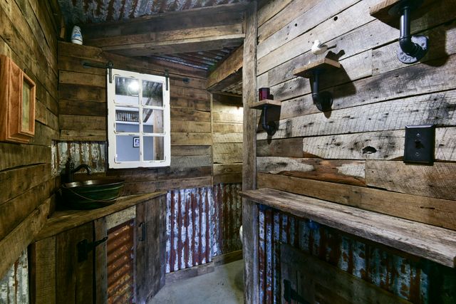 368 Whitfield Lane, Hollister, MO 65672