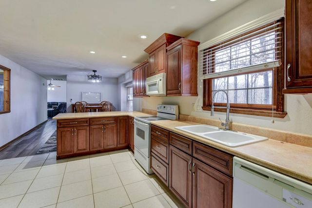 368 Whitfield Lane, Hollister, MO 65672