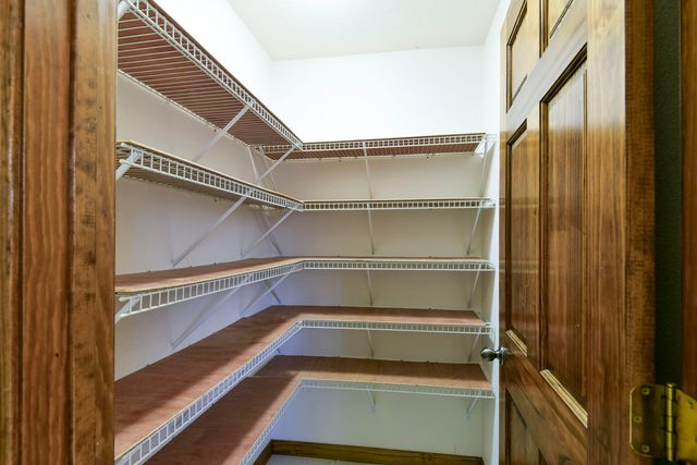 368 Whitfield Lane, Hollister, MO 65672