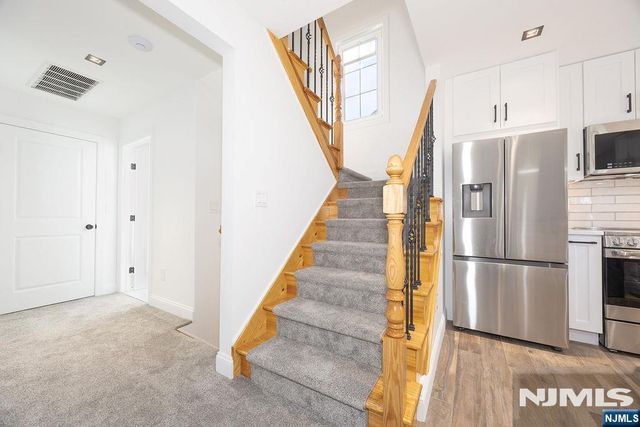 435 Jauncey Avenue, Lyndhurst, NJ 07071