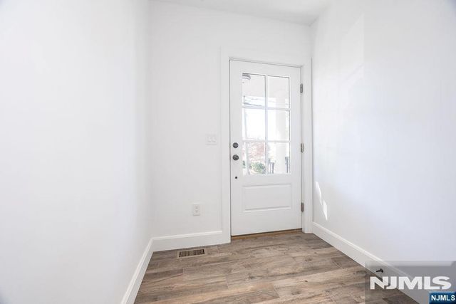 435 Jauncey Avenue, Lyndhurst, NJ 07071
