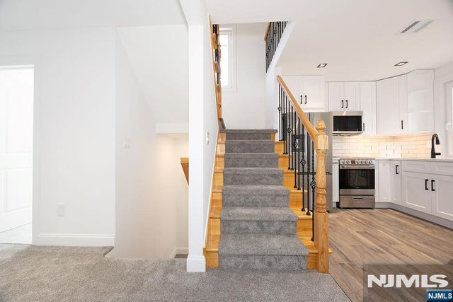 435 Jauncey Avenue, Lyndhurst, NJ 07071