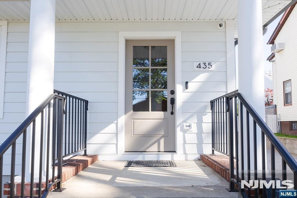 435 Jauncey Avenue, Lyndhurst, NJ 07071