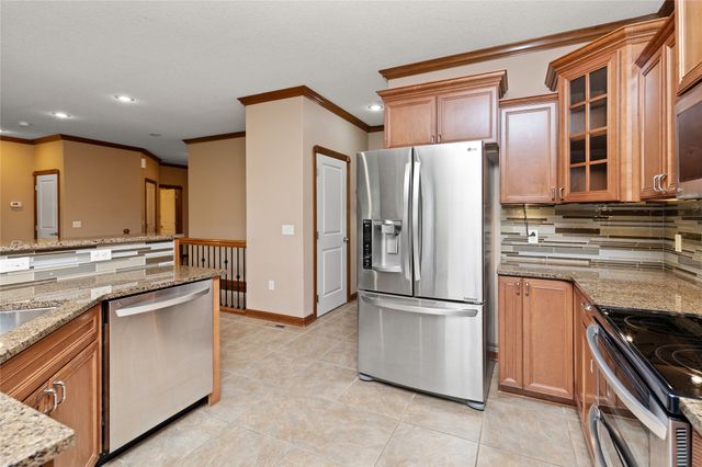 916 NW 20th Lane, Ankeny, IA 50023