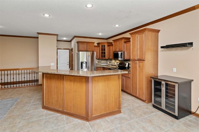 916 NW 20th Lane, Ankeny, IA 50023