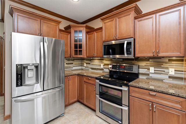 916 NW 20th Lane, Ankeny, IA 50023