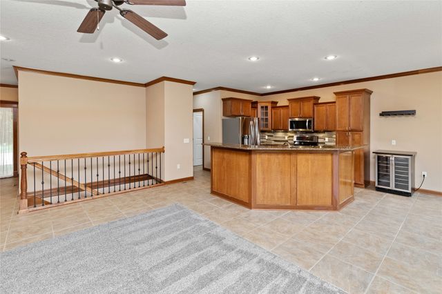 916 NW 20th Lane, Ankeny, IA 50023