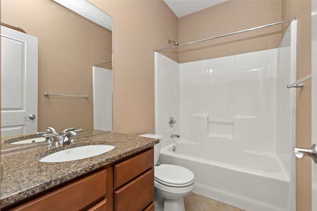 916 NW 20th Lane, Ankeny, IA 50023