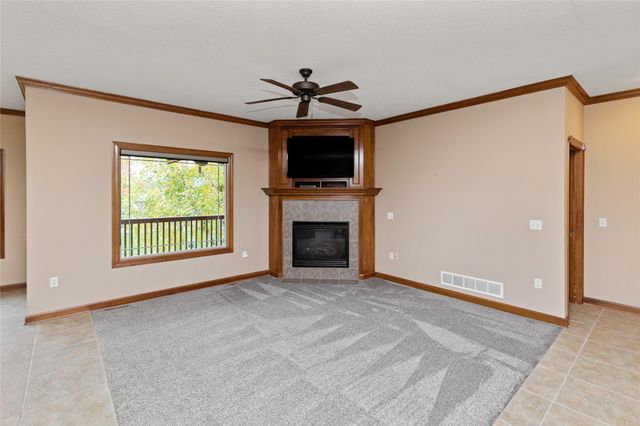 916 NW 20th Lane, Ankeny, IA 50023