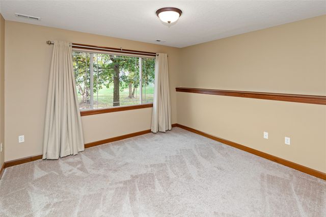 916 NW 20th Lane, Ankeny, IA 50023