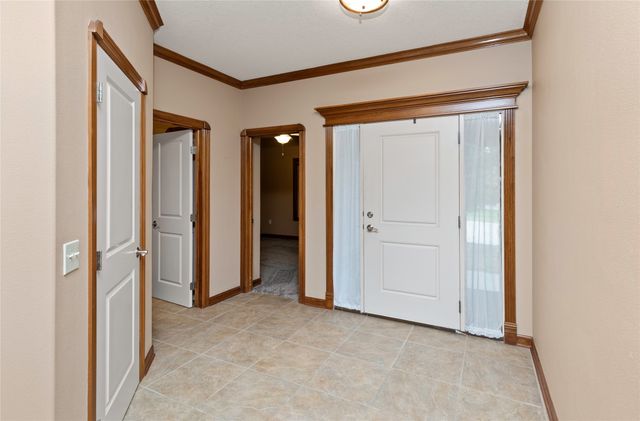 916 NW 20th Lane, Ankeny, IA 50023