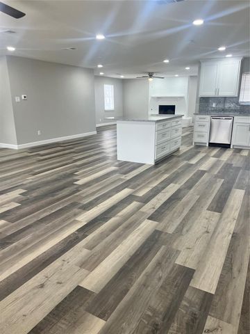 1732 Sheffield Place, Fort Worth, TX 76112