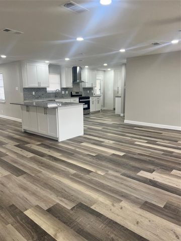 1732 Sheffield Place, Fort Worth, TX 76112