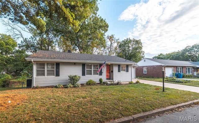 908 Barton Place, St Charles, MO 63301