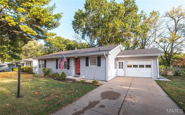 908 Barton Place, St Charles, MO 63301