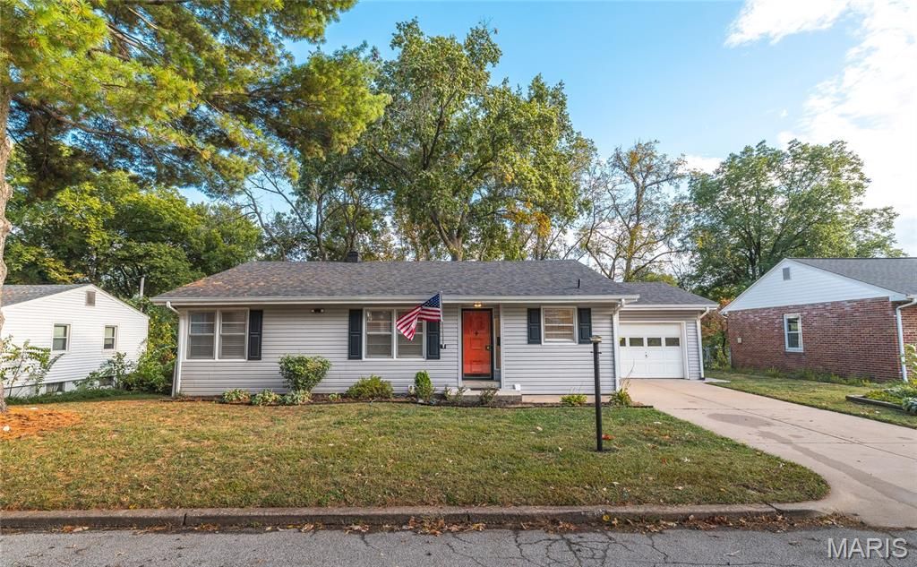 908 Barton Place, St Charles, MO 63301