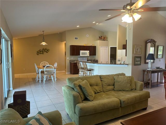 1722 NW 24th PL, Cape Coral, FL 33993