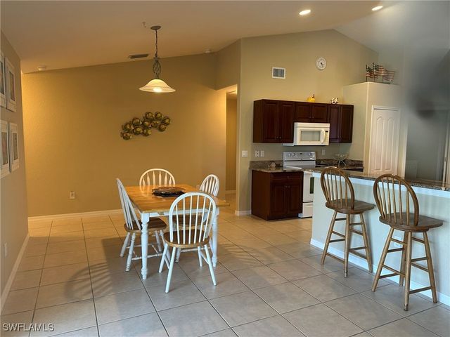 1722 NW 24th PL, Cape Coral, FL 33993