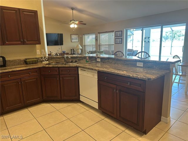 1722 NW 24th PL, Cape Coral, FL 33993