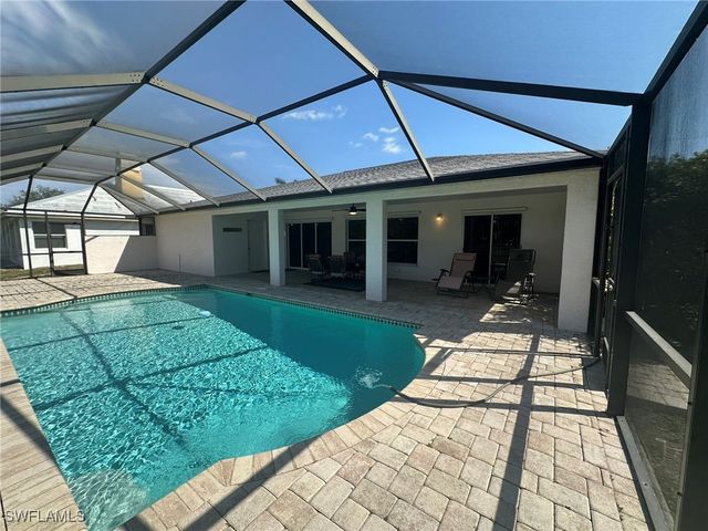 1722 NW 24th PL, Cape Coral, FL 33993