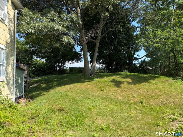 459 Honeyspot Road, Stratford, CT 06615