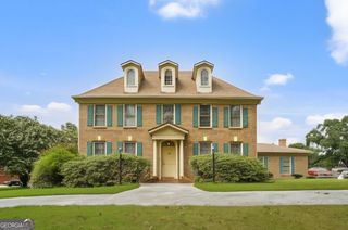 125 Treebrooke Way, Fayetteville, GA 30214