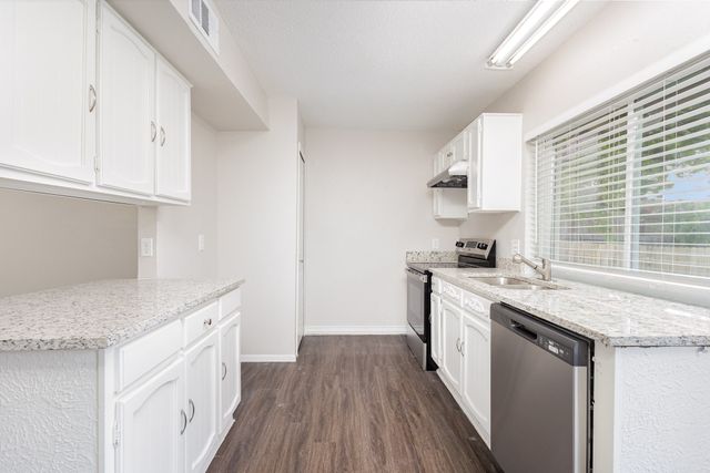 2132 Loma Verde Drive, Bedford, TX 76021