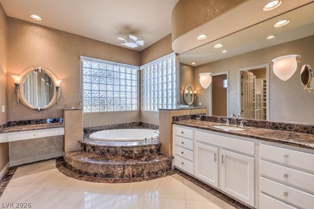 15 Knob Oak Drive, Henderson, NV 89052