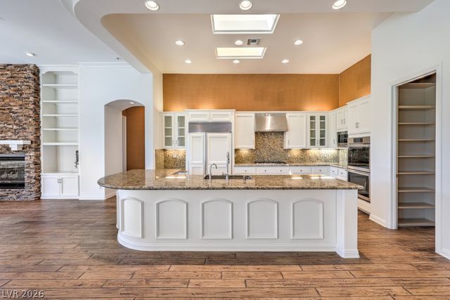 15 Knob Oak Drive, Henderson, NV 89052