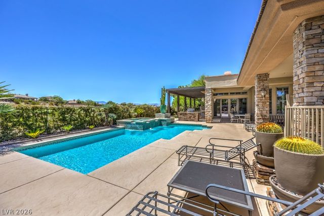 15 Knob Oak Drive, Henderson, NV 89052