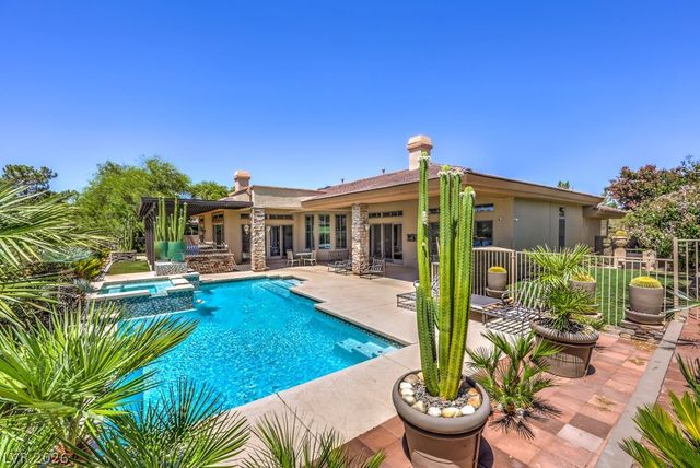 15 Knob Oak Drive, Henderson, NV 89052