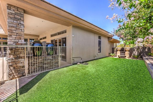 15 Knob Oak Drive, Henderson, NV 89052