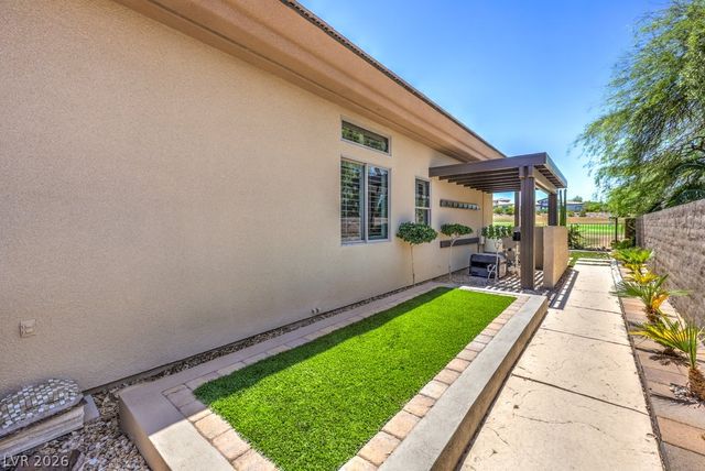 15 Knob Oak Drive, Henderson, NV 89052