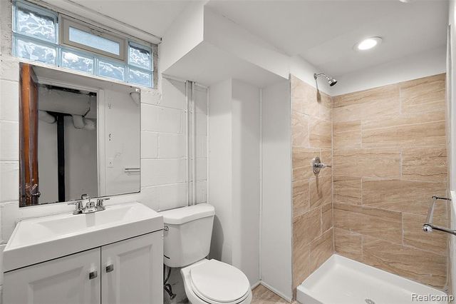 922 Mclean Avenue, Royal Oak, MI 48067