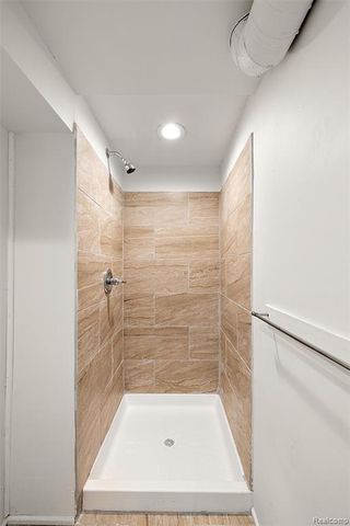 922 Mclean Avenue, Royal Oak, MI 48067