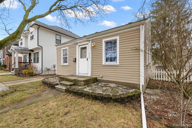 922 Mclean Avenue, Royal Oak, MI 48067