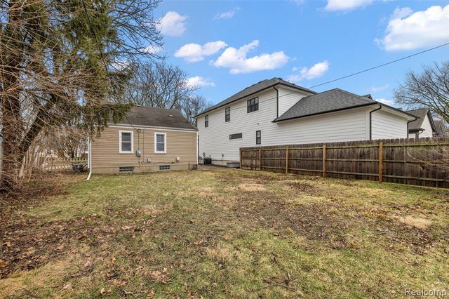 922 Mclean Avenue, Royal Oak, MI 48067