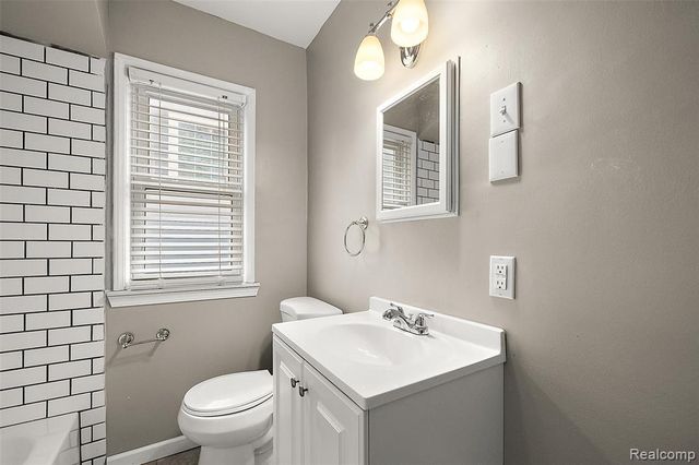 922 Mclean Avenue, Royal Oak, MI 48067