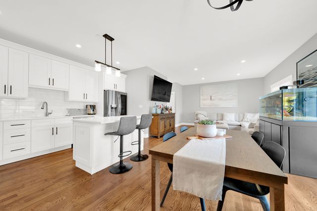 7235 W 71st Street 7235-4, Bridgeview, IL 60455